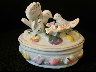 Vintage Porcelain Dove Songbirds Trinket Lidded Box with Flowers and Fruit Base