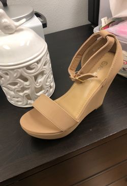 Size 7 tan wedge