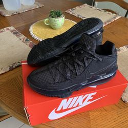 Nike Lebron 17 Low Triple Black
