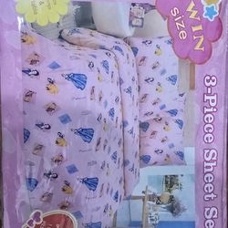 NEW Disney Princes Bedding Set Twin Size - Bundle with Flat Sheet Fitted Sheet and Pillowcase for Twin Bed Princesses Pink

New in sealed plastic bag
