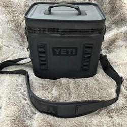YETI Hopper 12 Cooler