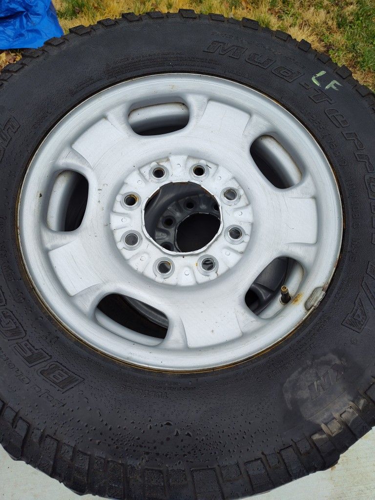 Chevy 2500 Rims And tires