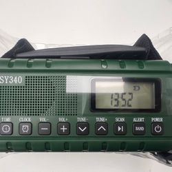 Emergency Weather Radio – Solar & Hand Crank Powered