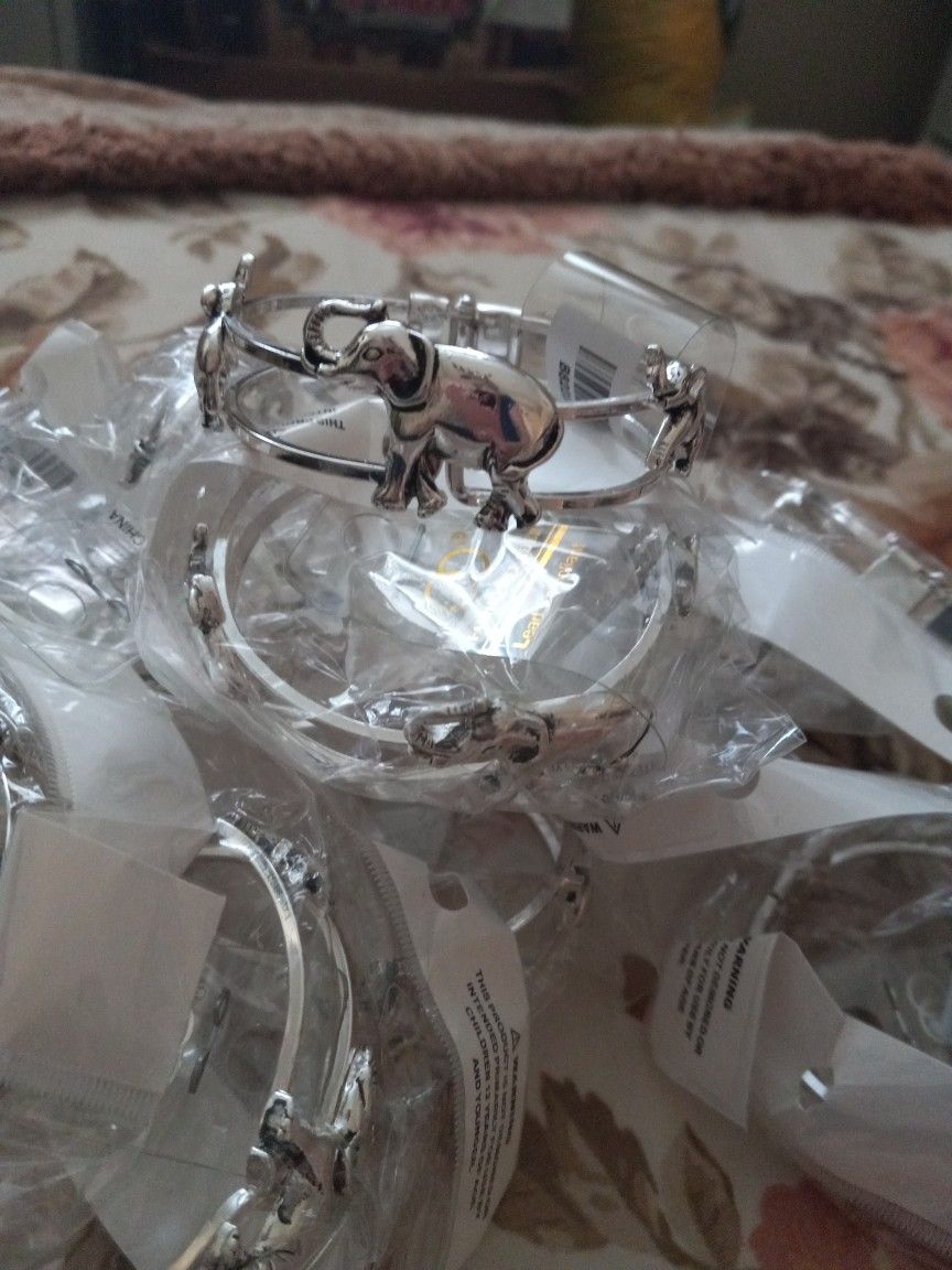 bracelets of the 3 elephants