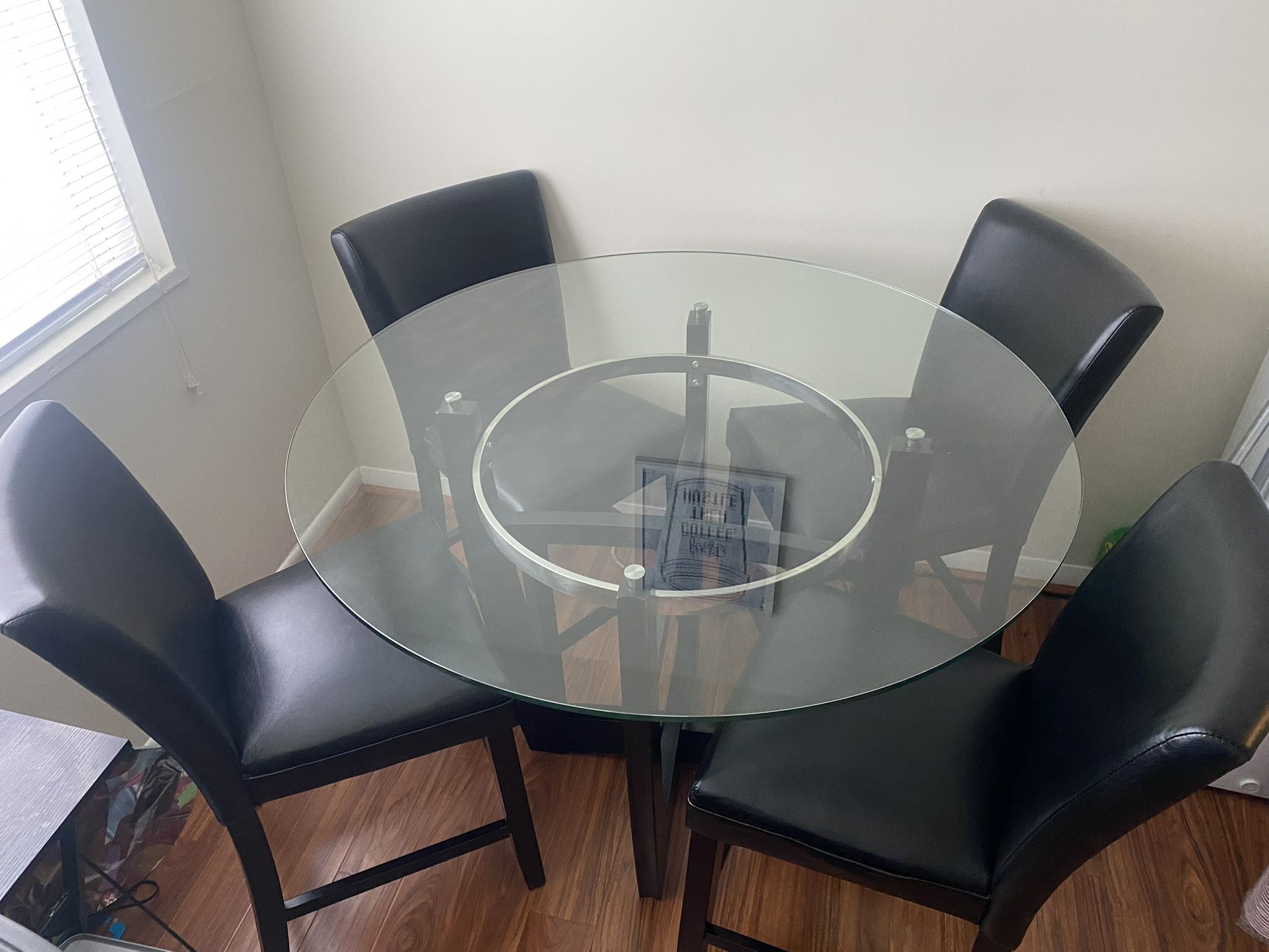 Round Glass Table Top with Chairs 
