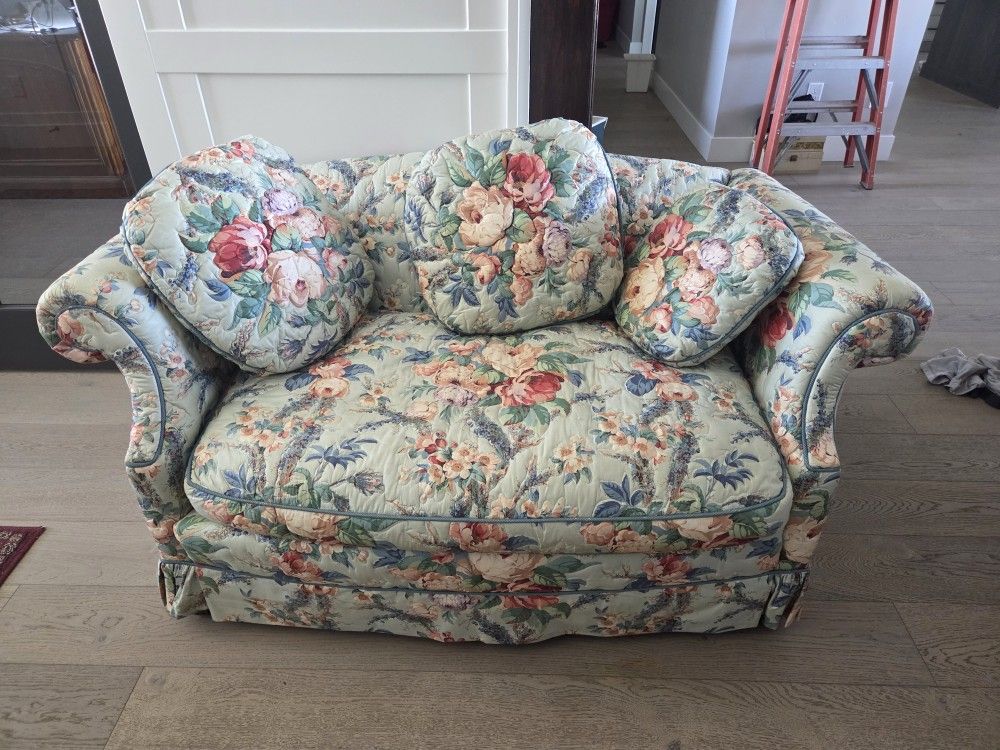 Flowered Love Seat