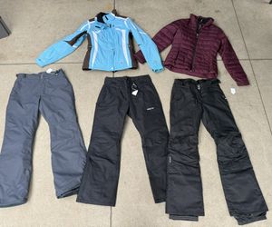 Women’s Size Small Ski/ Snow Clothing. Winter Jackets Pants And Bibs 