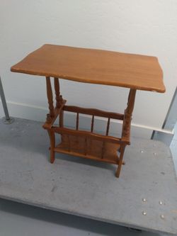 END TABLE /  MAGAZINE RACK