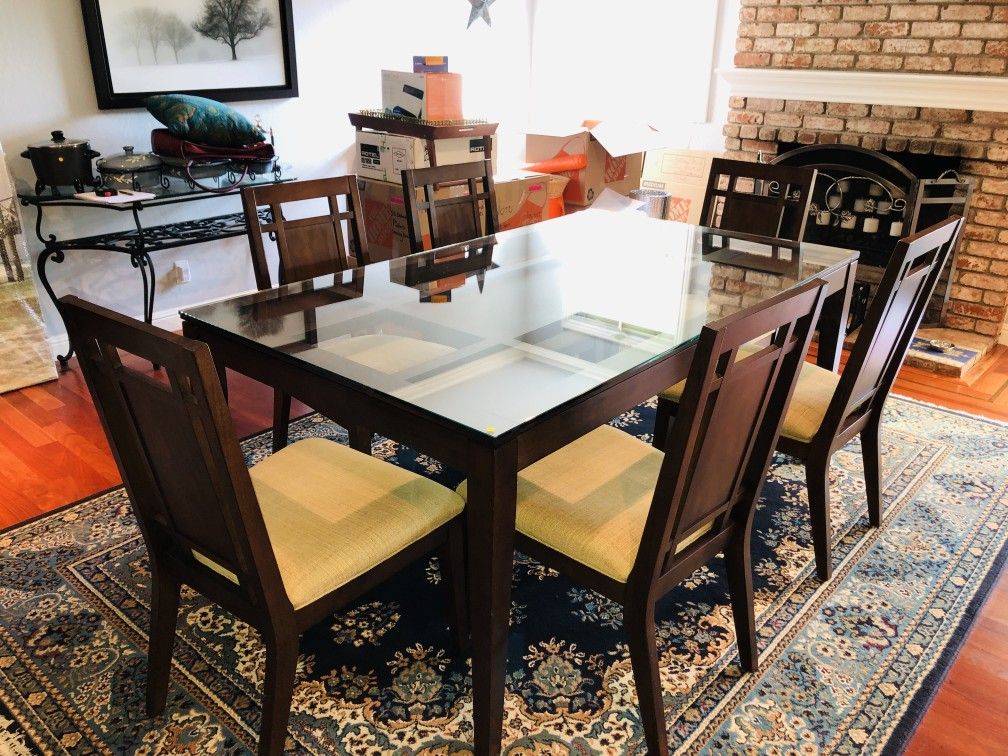 Glass top Mahogany Dining Table 42x72x31H and 6 chairs