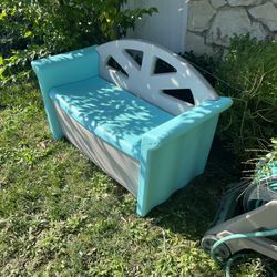 Rubbermaid Storage Box Bench 