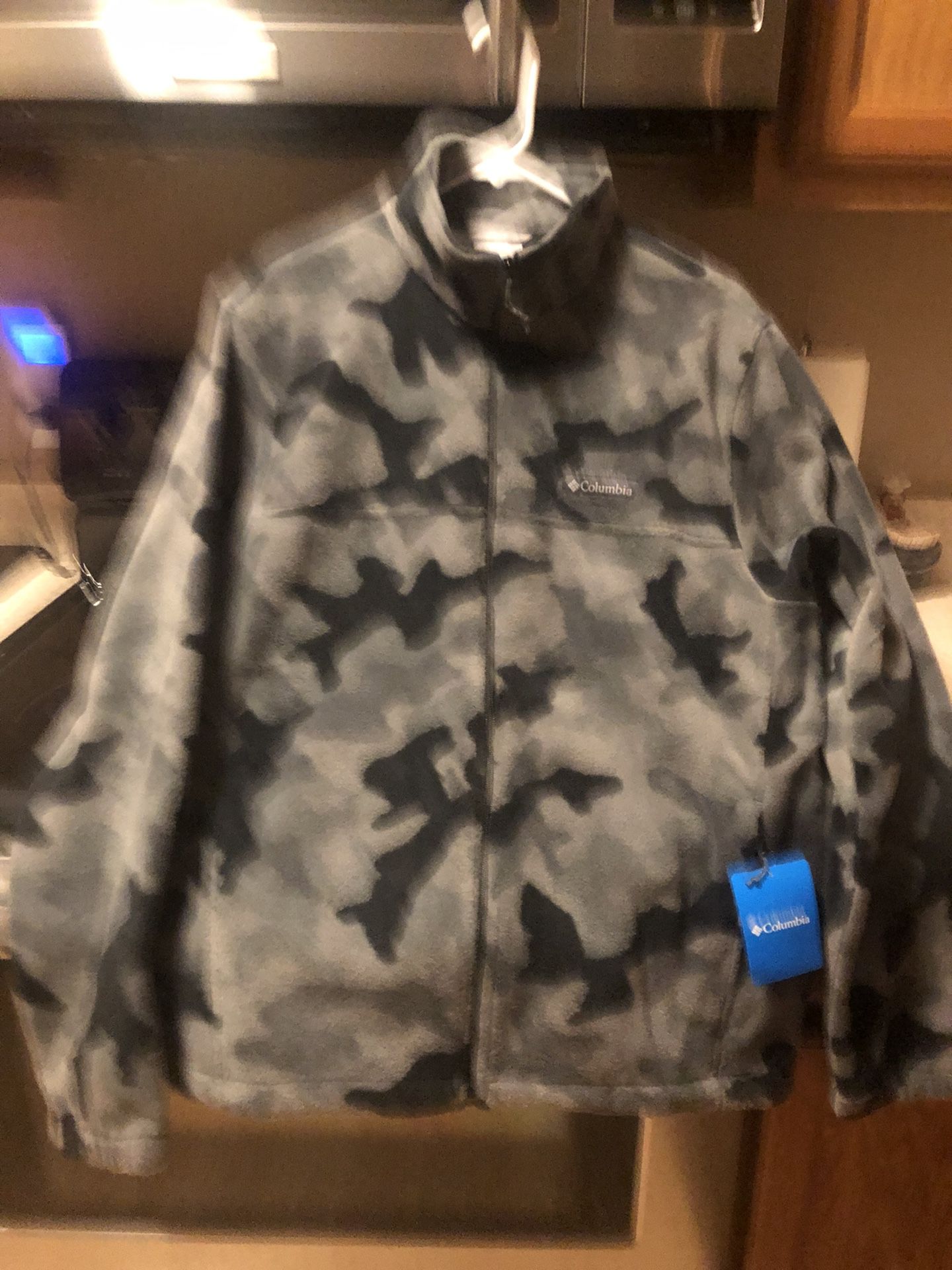 Men’s New Camouflage Columbia Jacket Size M