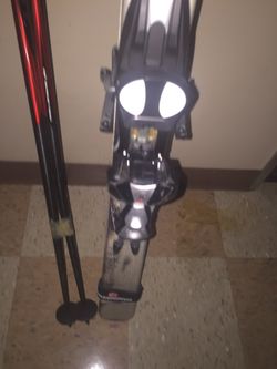 REI pre owned Salomon 193cm Skis with Bindings Made in France w Ski Poles
