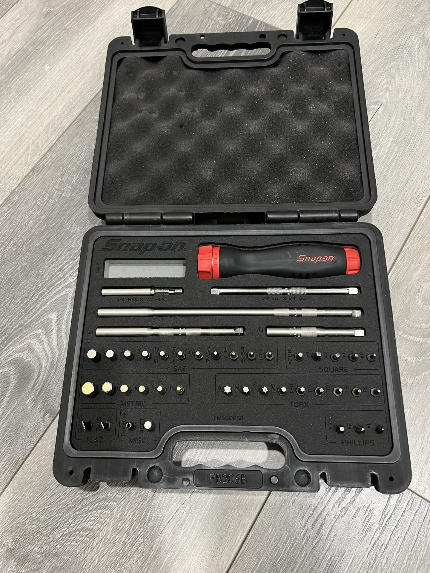 Snap On Tools Ratcheting Screwdriver Set In Foam 