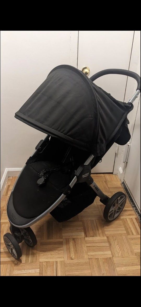 Britax Stroller With rain cover and tray