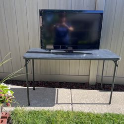 Samsung 32” HDTV with Stand