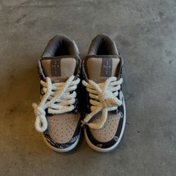 Travis Scott dunk low SB