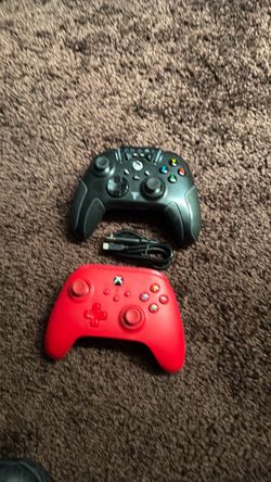 Xbox Controllers Bundle – Red and Black