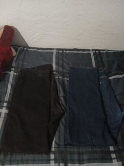 6 pairs of levi jeans