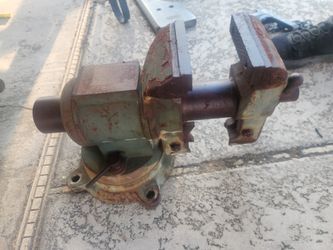 Bench Vise 