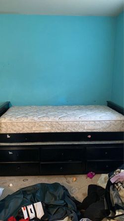 Child regular size bed with pull out 2nd bed