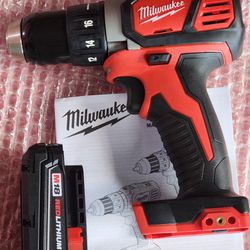 Milwaukee Drill with battery New 