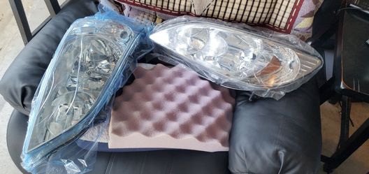 2004 to 2005 Honda civic head light new.