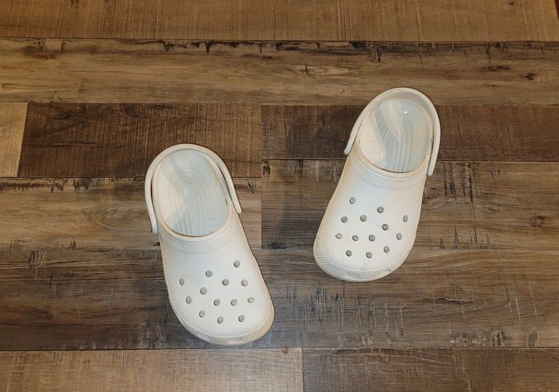 CROCS  Kid's Size 1 (NOT Toddler) Slip-on Clogs Price Is Firm Cash Only 