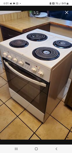 Electric Stove Works Good