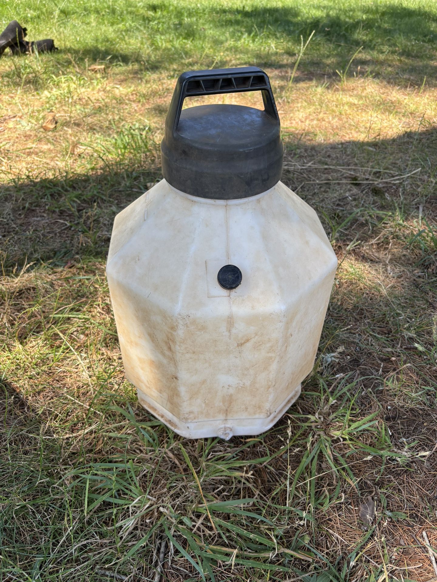 Little Giant 5 gallon Water Holding Tank.
