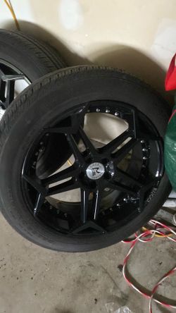Rucci spinner rims and tire