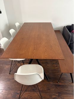 Living Spaces Weaver II Dining Table Set