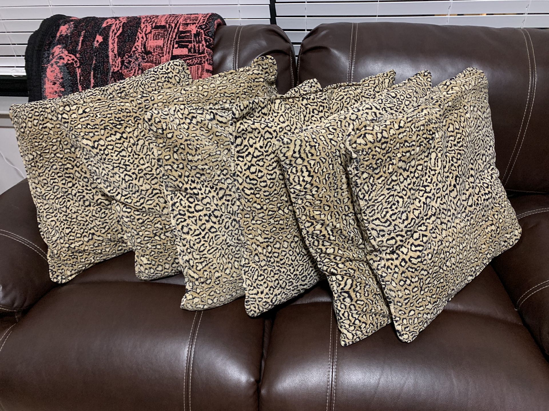 Leopard throw pillows 6x