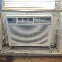 Huge AC for sale! A must go! Moving!!!