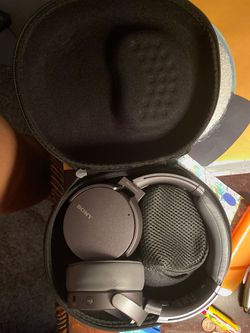 Sony wireless noise canceling headphones