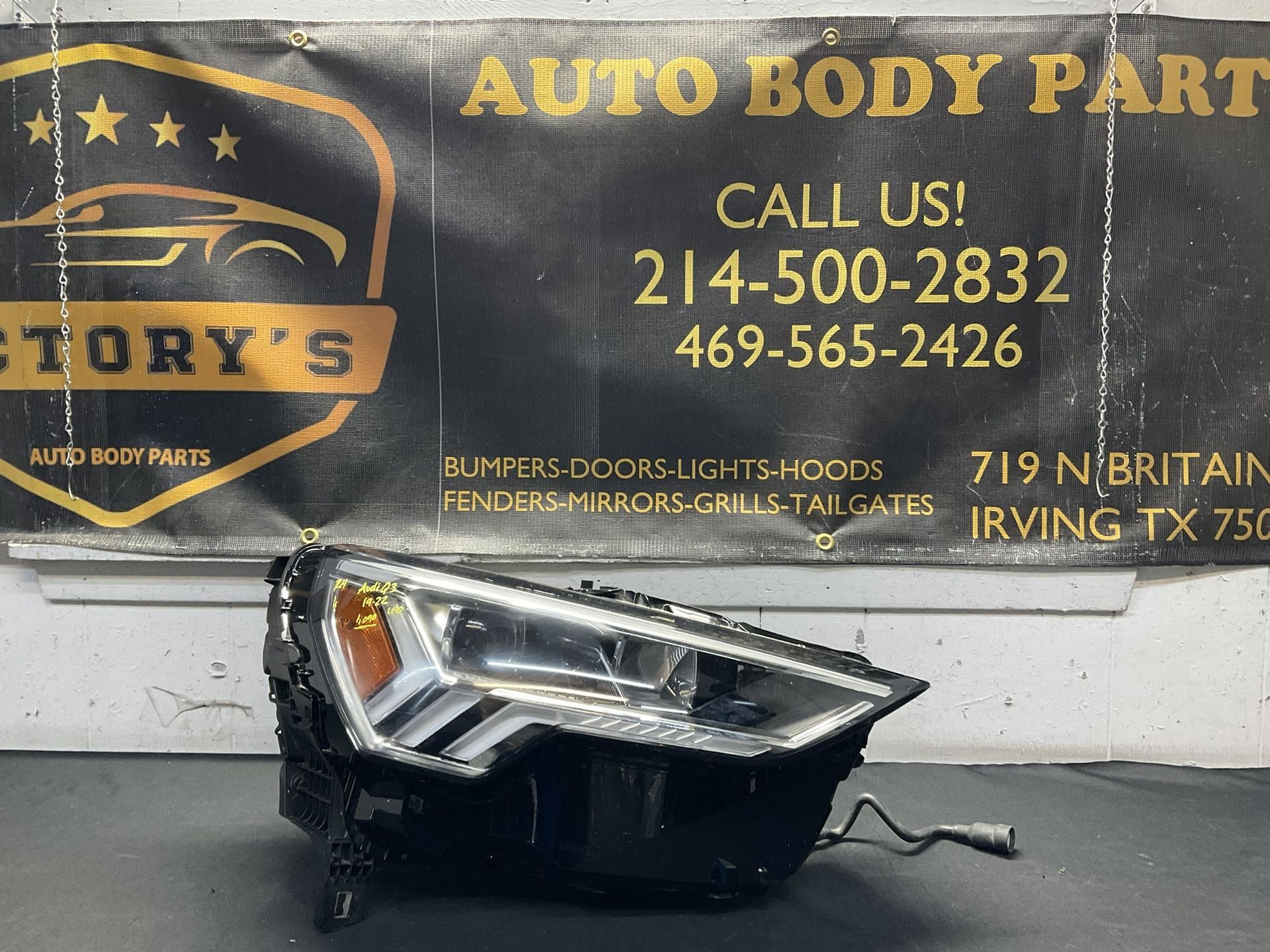 AUDI Q3 RH HEADLIGHT 2019-2022 LED OEM