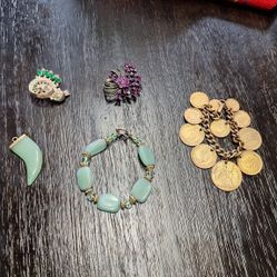 Vintage  Jewelry  $2 And UP Up