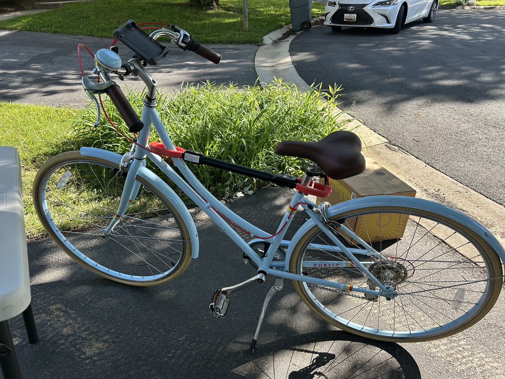 Women’s bike by Public