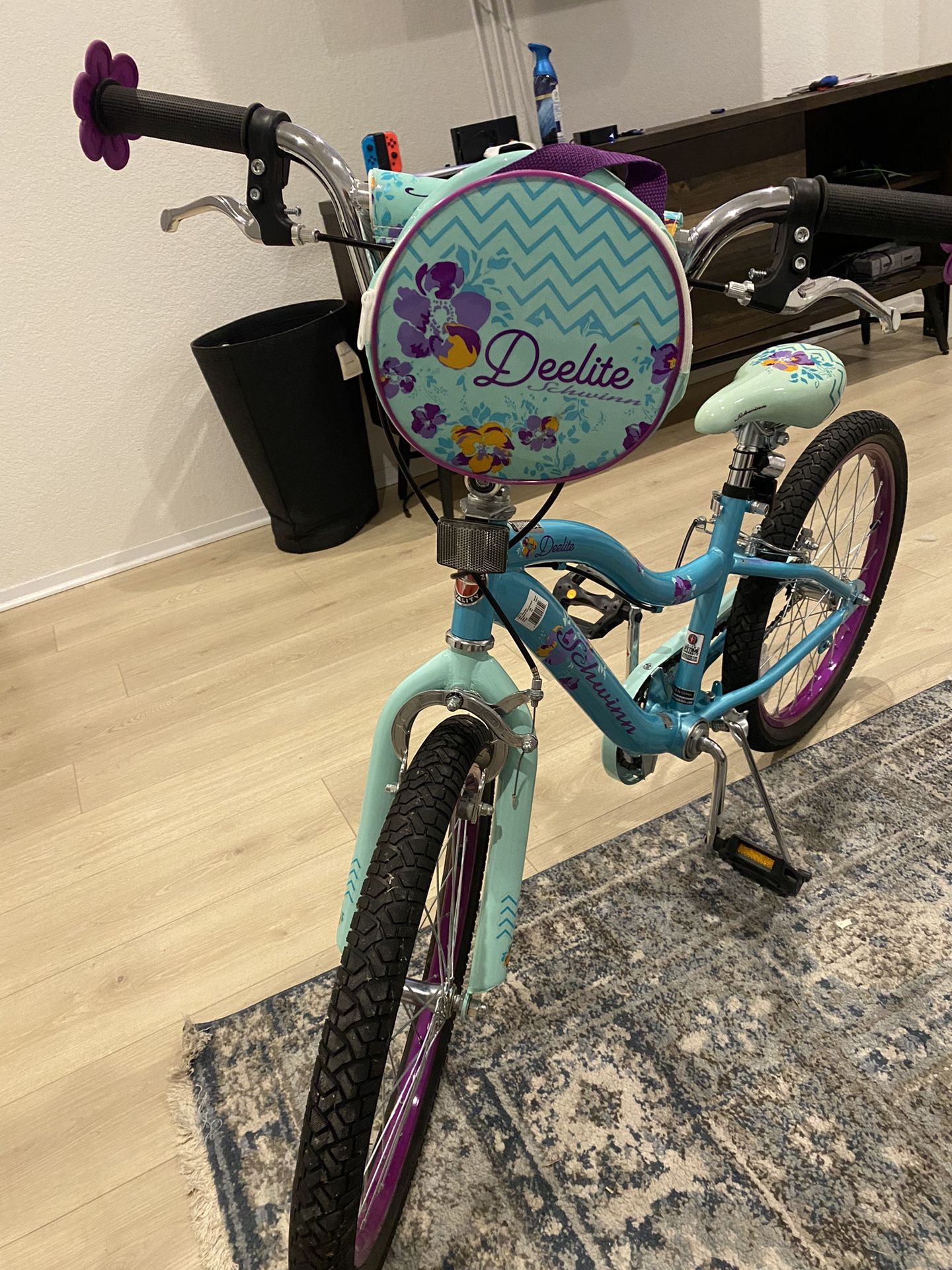 Schwinn Deelite 20” Kids Bike