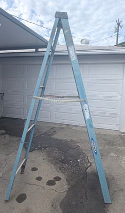 8 ft Scissor Ladder