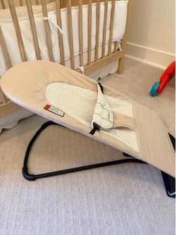 Babybjorn bouncy chair