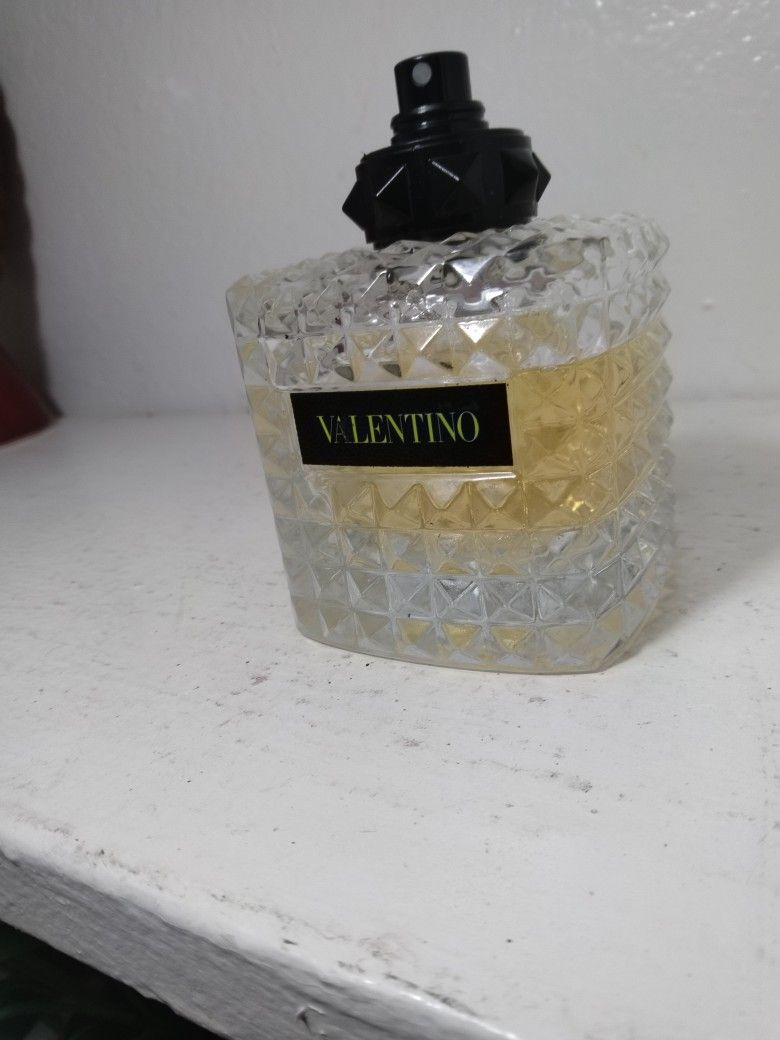 Valentino Donna Born in Roma Yellow Dream Eau de Parfum Rose & Italian Lemon