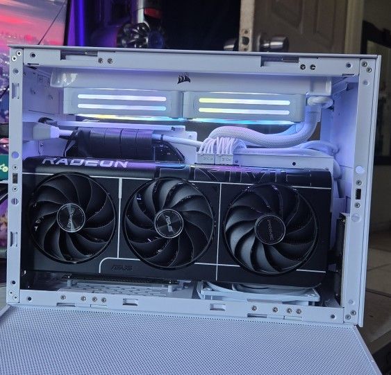 GAMING PC RYZEN 7 7800X3D WITH RX 9070