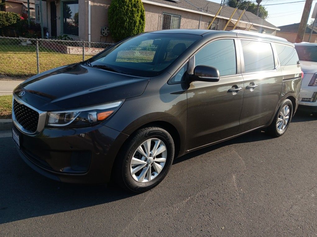 2017 KIA Sedona