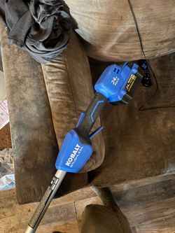 20v Vmax hand held blower and weed wacker