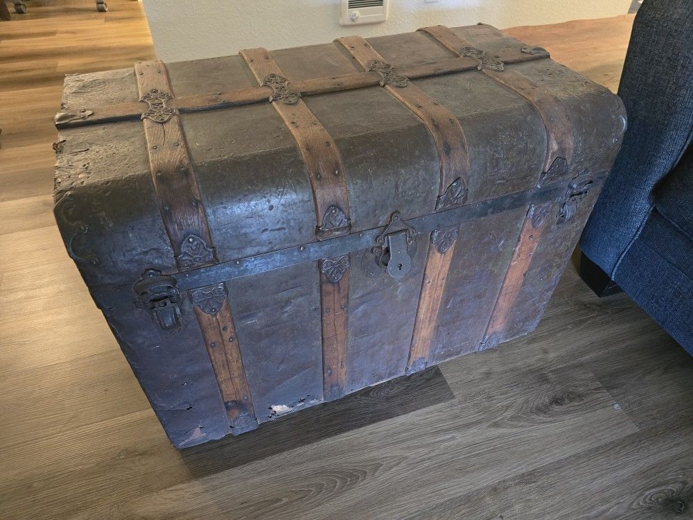 Wood Trunk/Chest