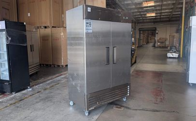 Clearance NSF ETL Commercial Two door refrigerator 89342L0711