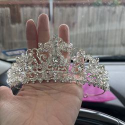 Brand New Tiara From Sunday’s bride Never Worn No Bad Juju Just Wore My Hair Different !