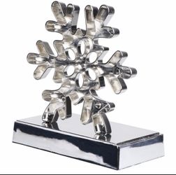 Silver Snowflake Stocking Hanger Gifts 3D Metal Stocking Holder Stand Decorations for Home