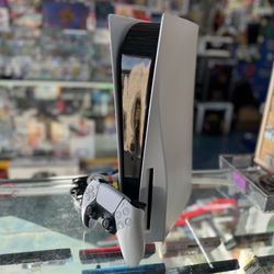 PS5 DISC Edition • EVEN TRADE FOR AN XBOX SERIES X