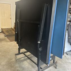 Selling a Sportcraft ping pong table in great condition